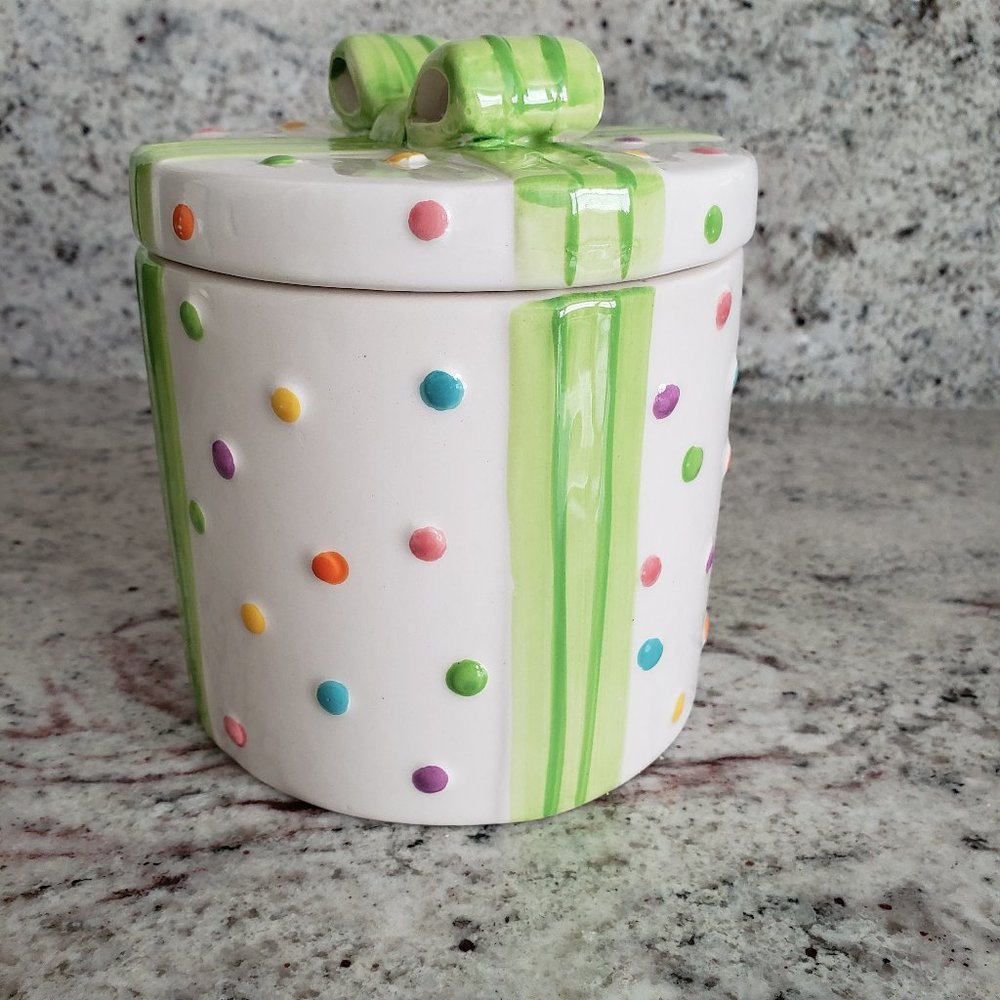 Adorable ceramic container with lid